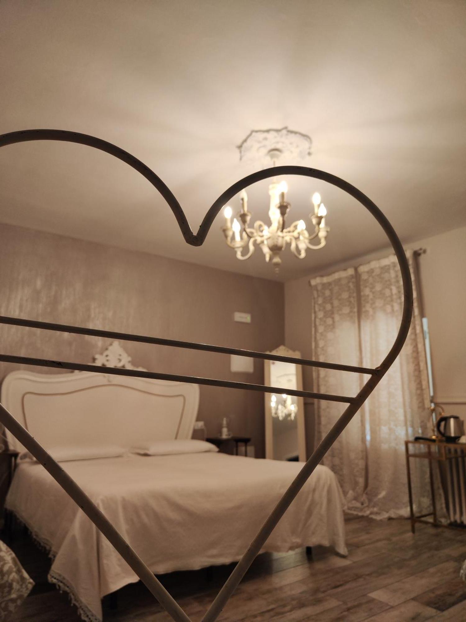 Garda Relais Antica Romelia Bed & Breakfast Монтикири Екстериор снимка
