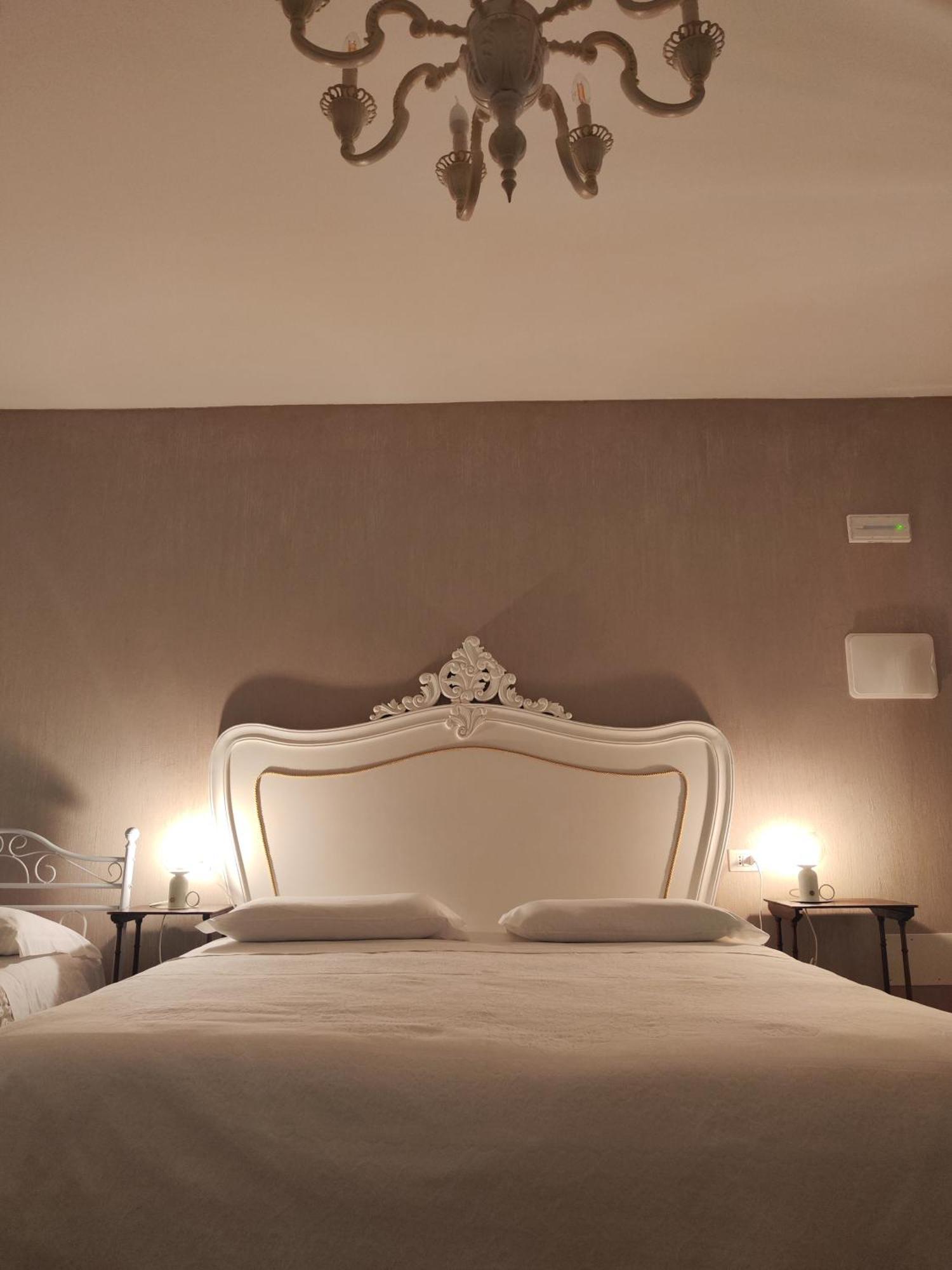 Garda Relais Antica Romelia Bed & Breakfast Монтикири Екстериор снимка