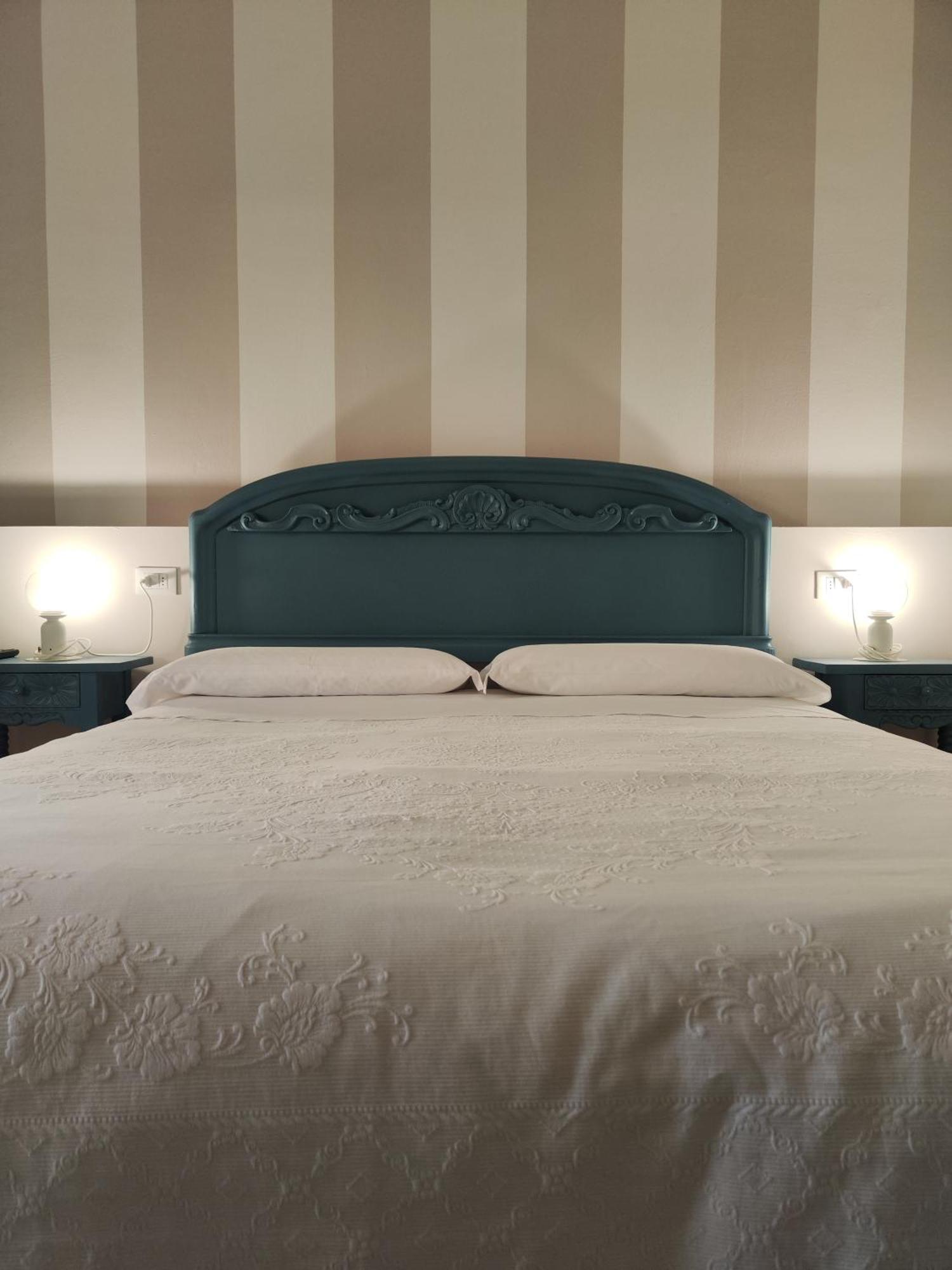 Garda Relais Antica Romelia Bed & Breakfast Монтикири Екстериор снимка