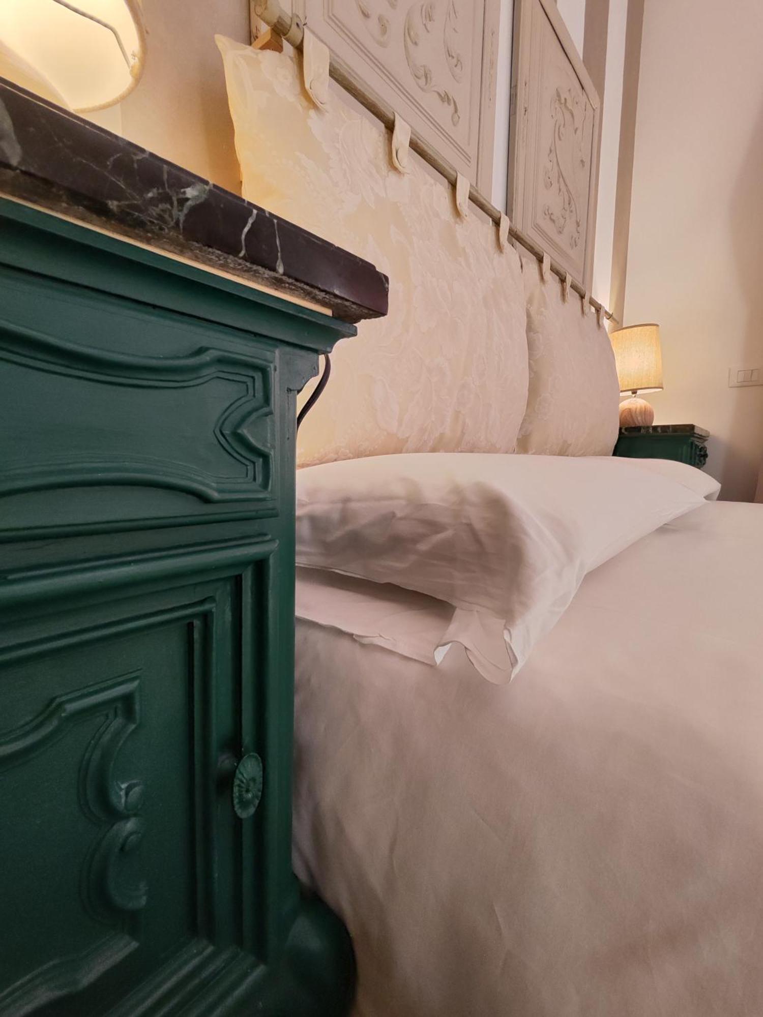 Garda Relais Antica Romelia Bed & Breakfast Монтикири Екстериор снимка