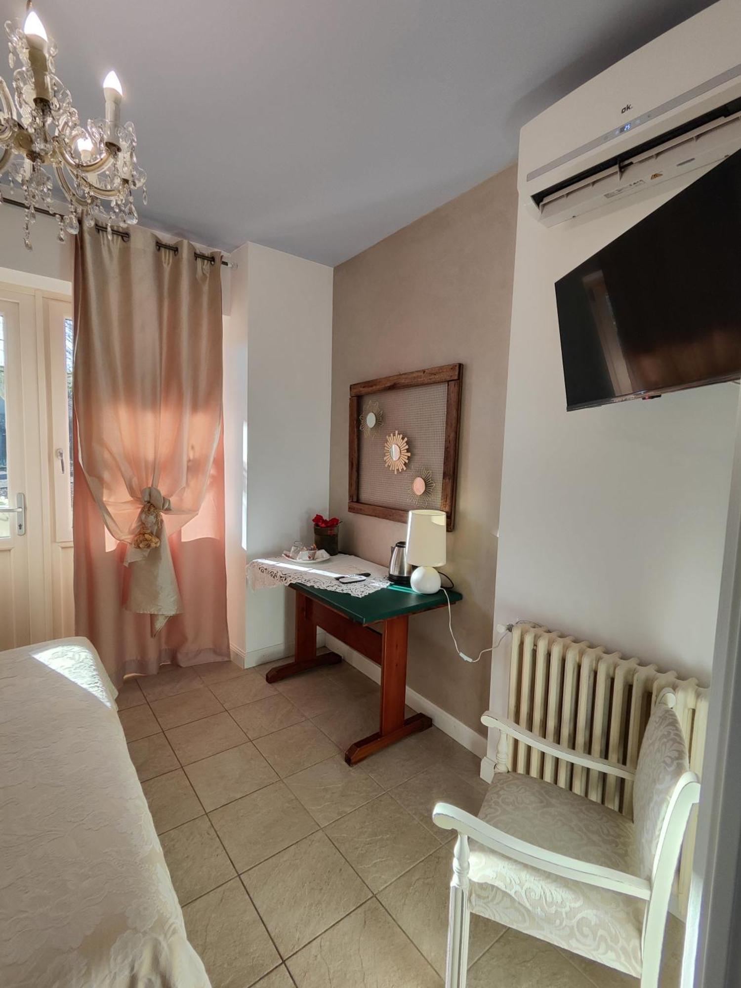 Garda Relais Antica Romelia Bed & Breakfast Монтикири Екстериор снимка