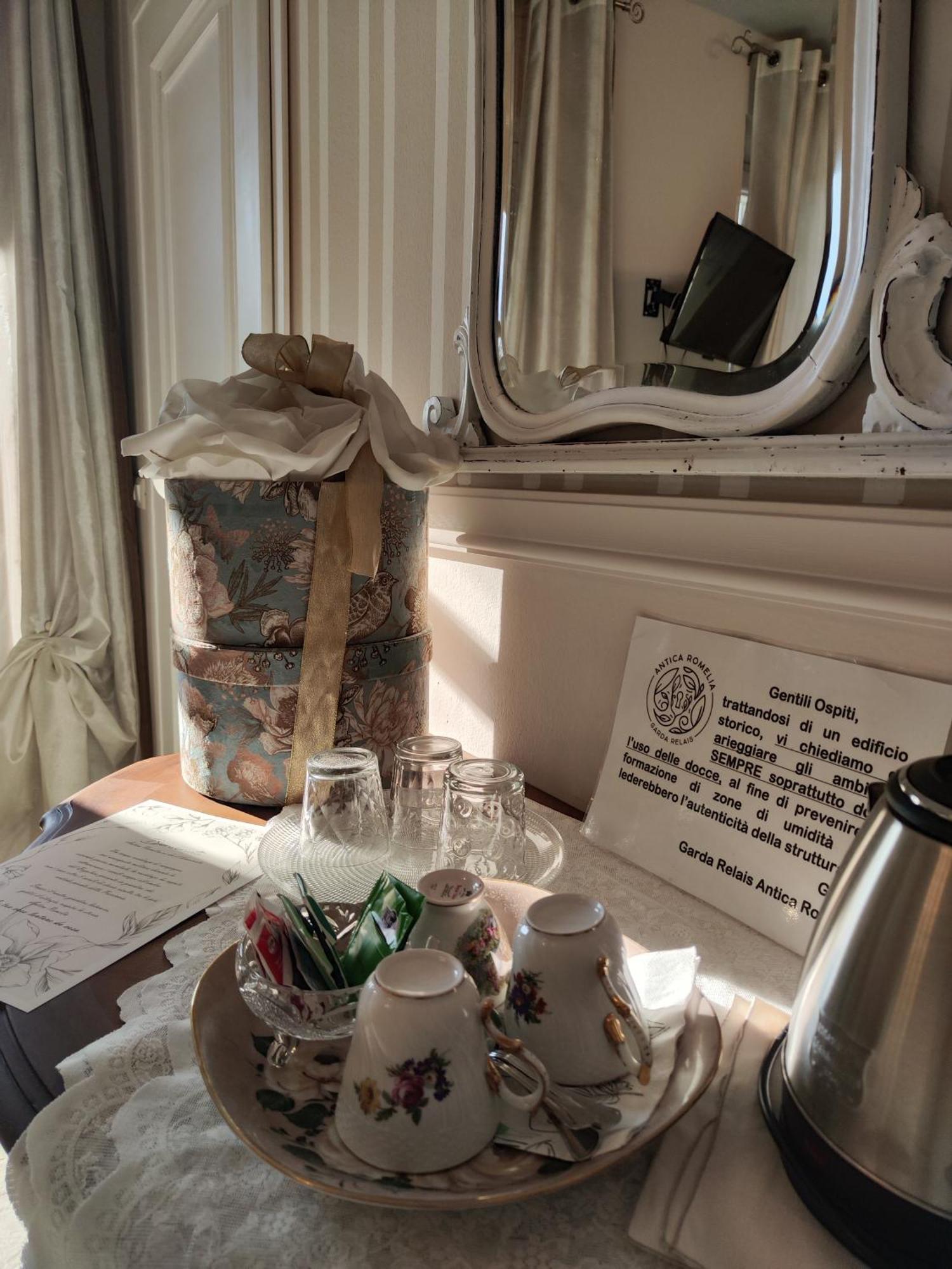 Garda Relais Antica Romelia Bed & Breakfast Монтикири Екстериор снимка