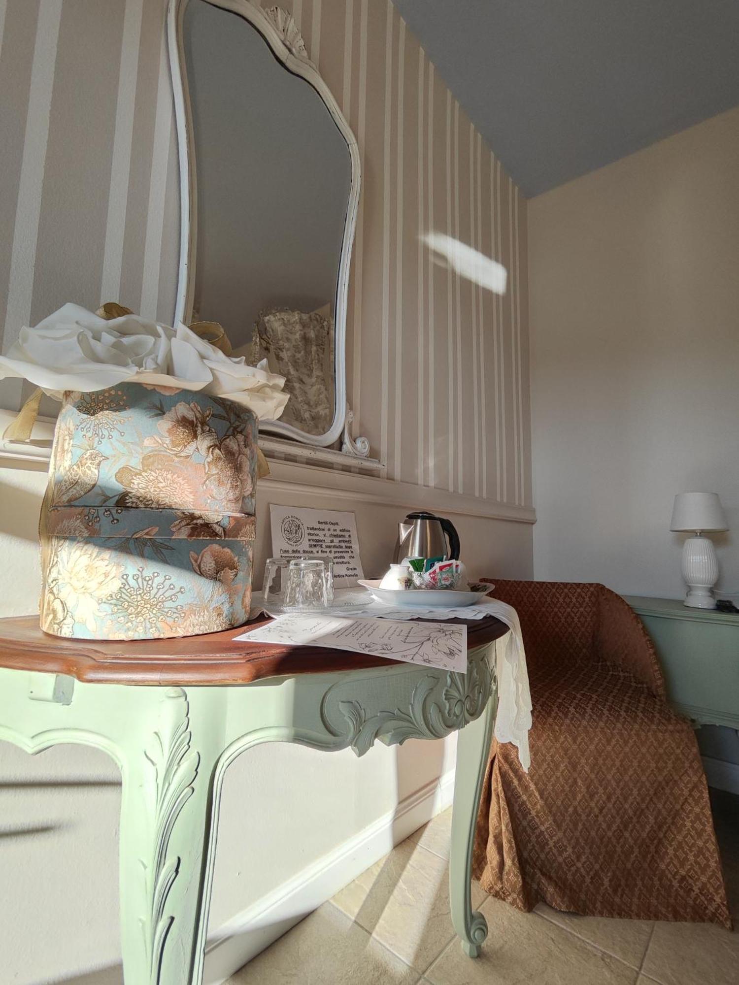 Garda Relais Antica Romelia Bed & Breakfast Монтикири Екстериор снимка