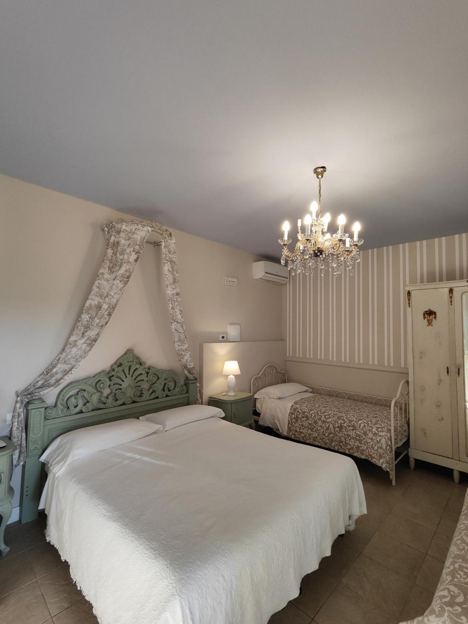 Garda Relais Antica Romelia Bed & Breakfast Монтикири Екстериор снимка
