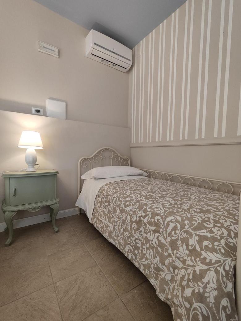 Garda Relais Antica Romelia Bed & Breakfast Монтикири Екстериор снимка