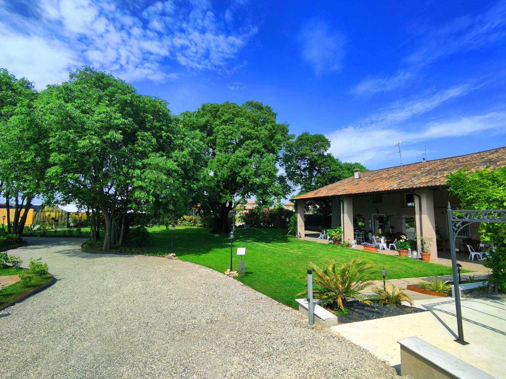 Garda Relais Antica Romelia Bed & Breakfast Монтикири Екстериор снимка